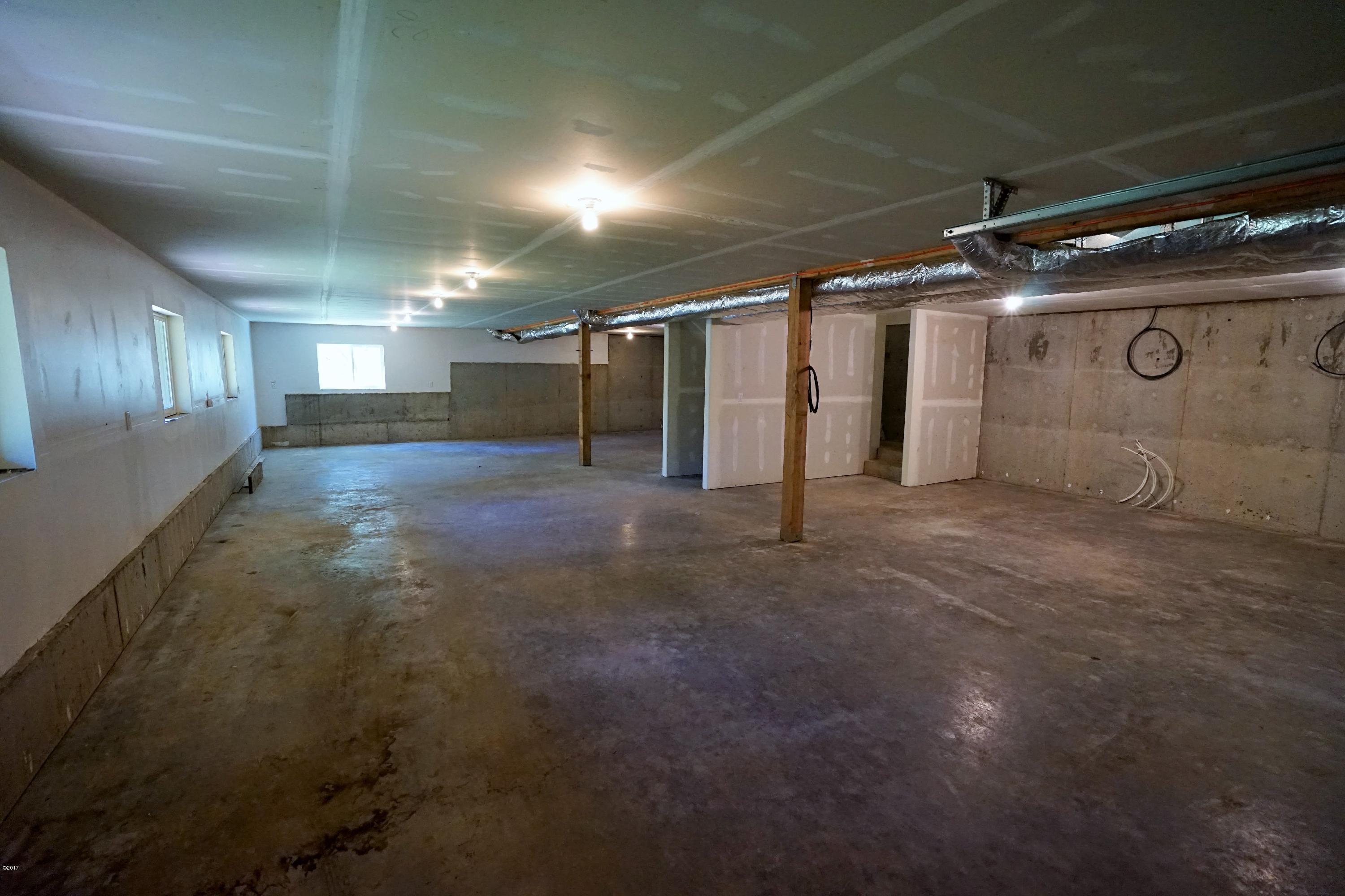 372 Fruitvale Road Newport, OR 97365 - Photo 16 of 31 Basement