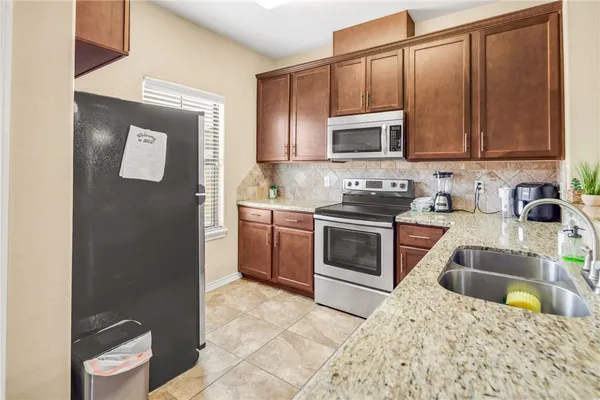 $2,075 | 3824 Black Hawk Lane, College Station, TX 77845