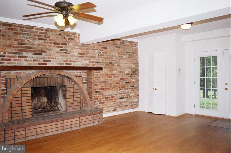 2605 Ritchie Marlboro Road Upper Marlboro, MD 20774 - Photo 14 of 29 Living Room