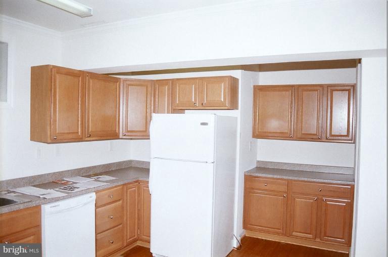 2605 Ritchie Marlboro Road Upper Marlboro, MD 20774 - Photo 24 of 29 Modern Kitchen