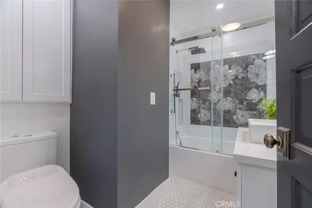 $7,500 | 1322 North June Street, Los Angeles, CA 90028