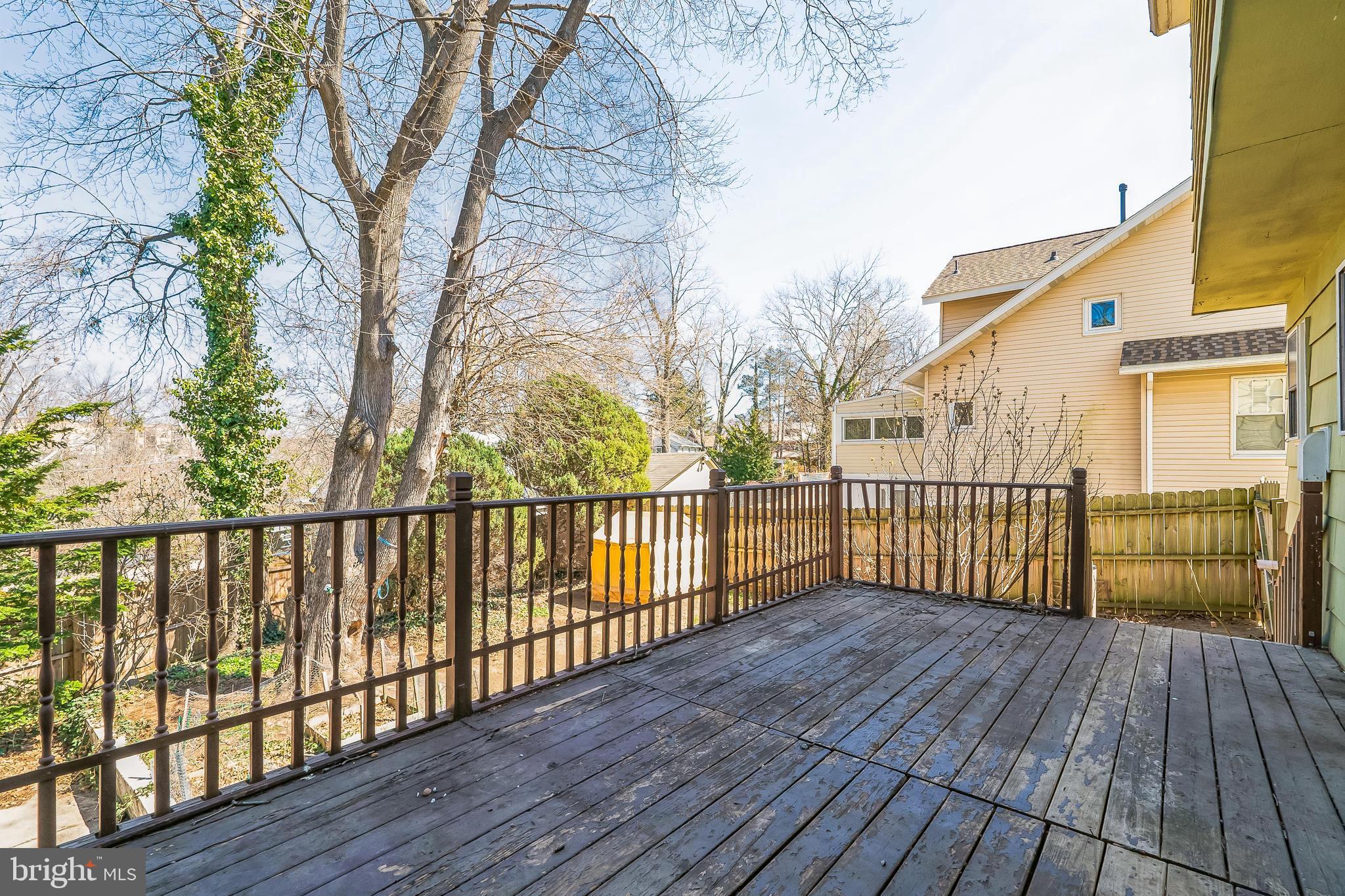 315 Shaw Road Ridley Park, PA 19078 - Photo 31 of 50 a view of deck with wooden floor and fence