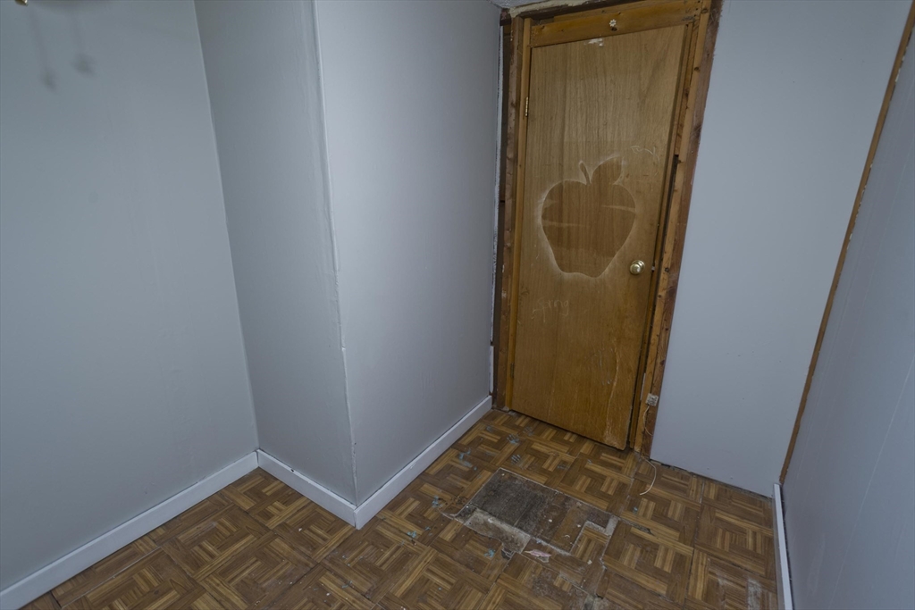 135 Lucerne Road Springfield, MA 01119 - Photo 27 of 40