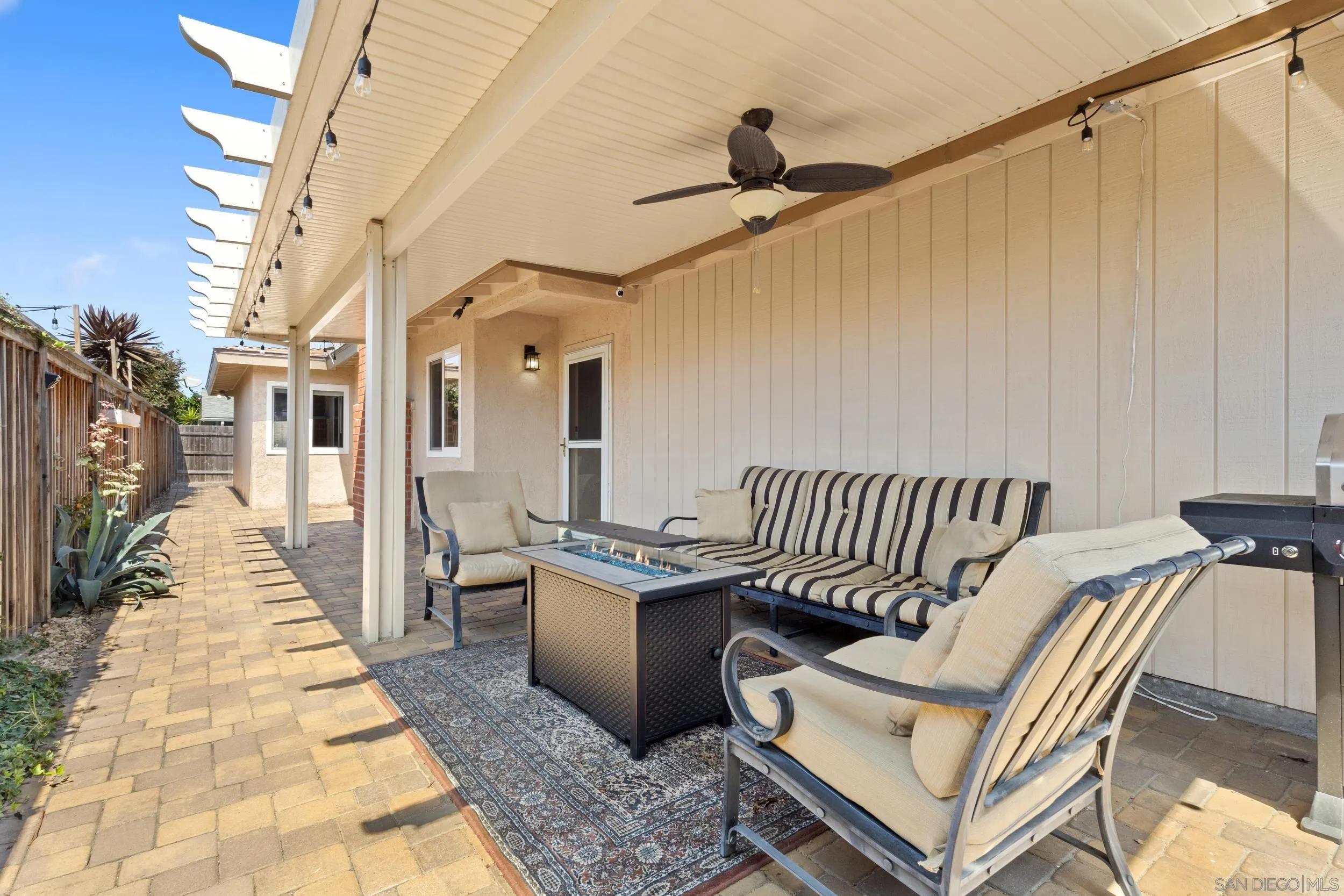 1602 Grandview Street Oceanside, CA 92054 - Photo 5 of 44