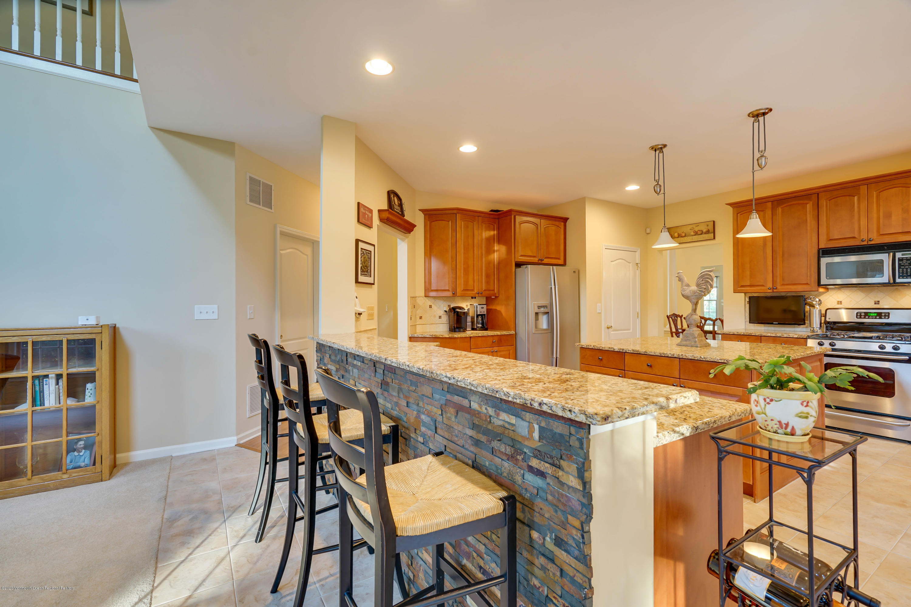 84 Mill Pond Road Jackson, NJ 08527 - Photo 20 of 52 Breakfast bar 2