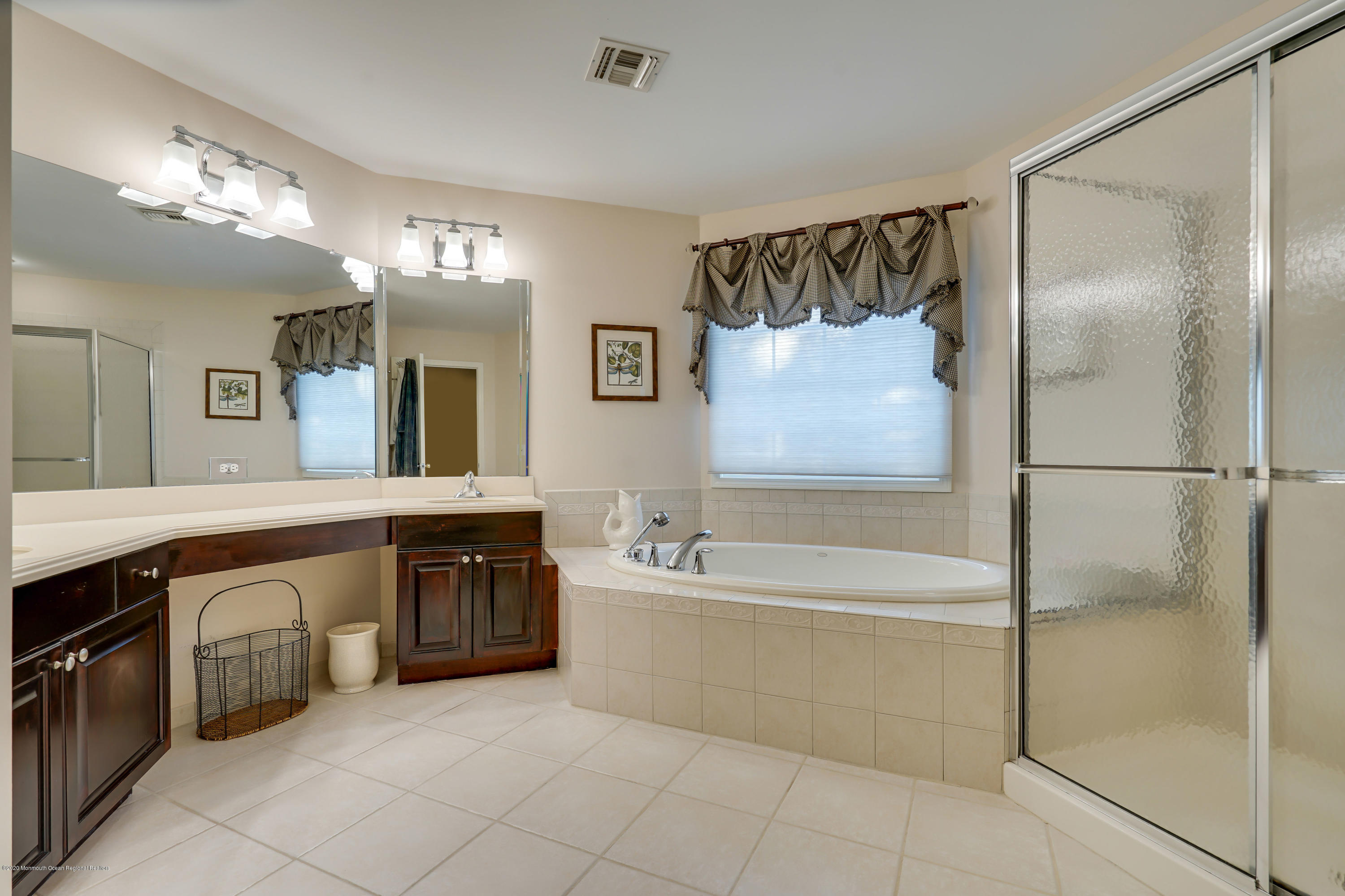 84 Mill Pond Road Jackson, NJ 08527 - Photo 34 of 52 Master bath