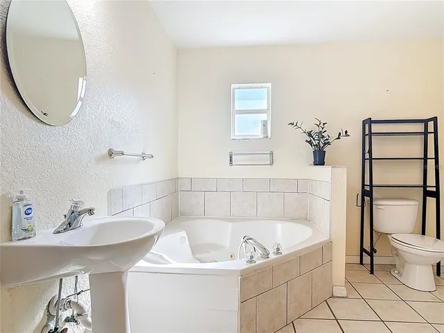 $2,200 | 111 Colomba Road, DeBary, FL 32713