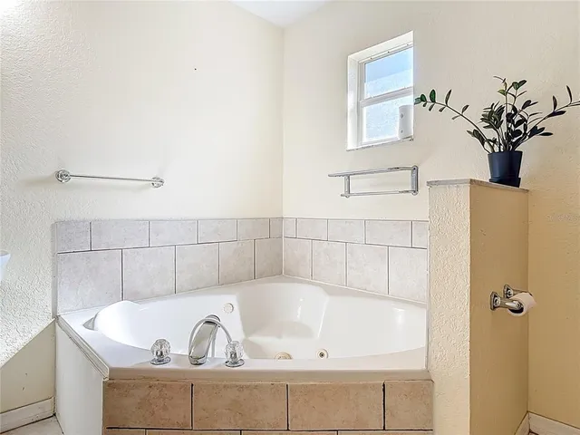 $2,200 | 111 Colomba Road, DeBary, FL 32713