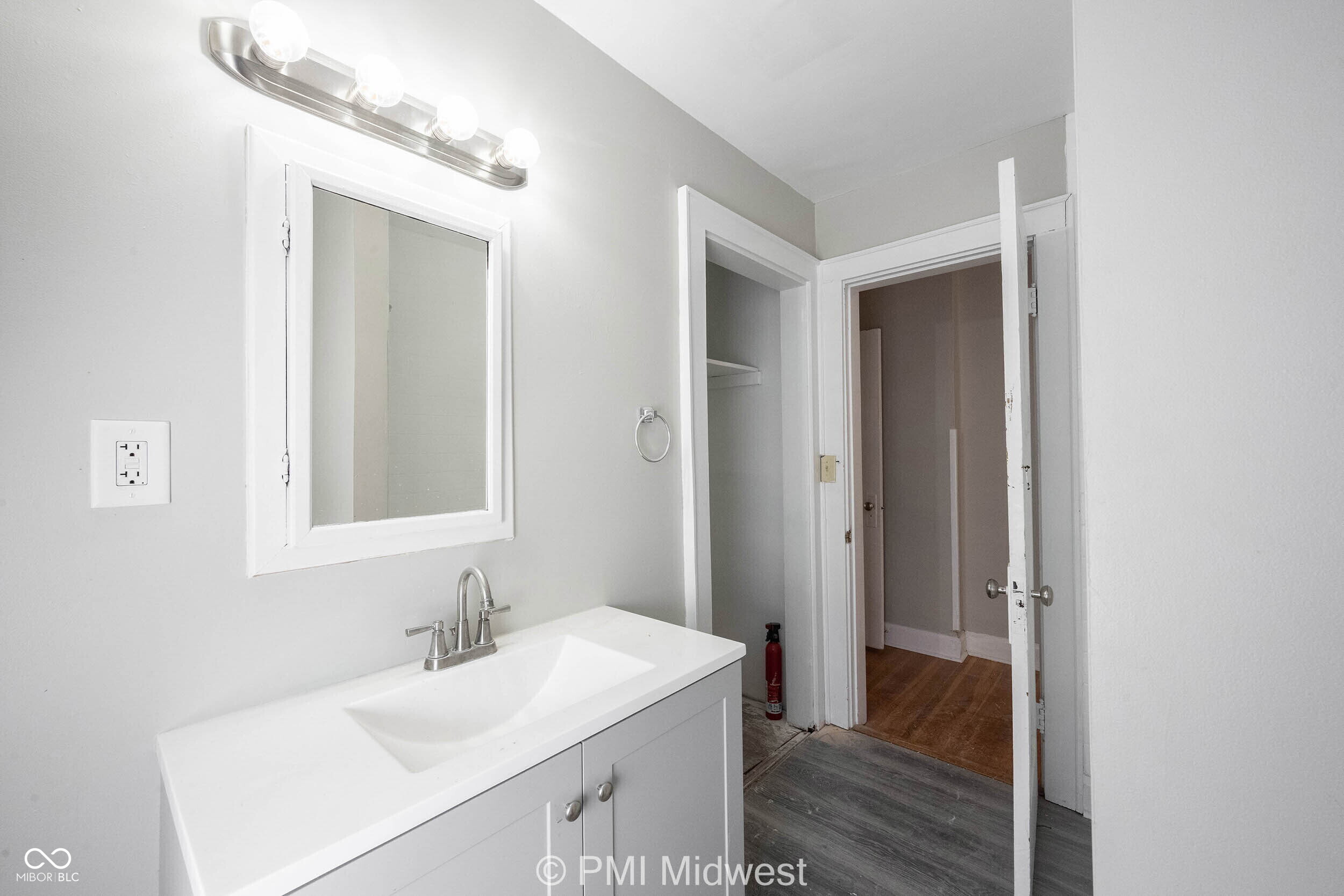 3945 Central Avenue Indianapolis, IN 46205 - Photo 22 of 26