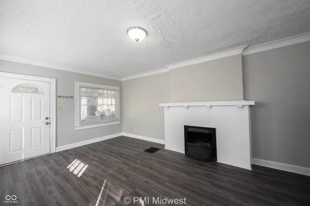 $1,449 | 3945 Central Avenue, Indianapolis, IN 46205