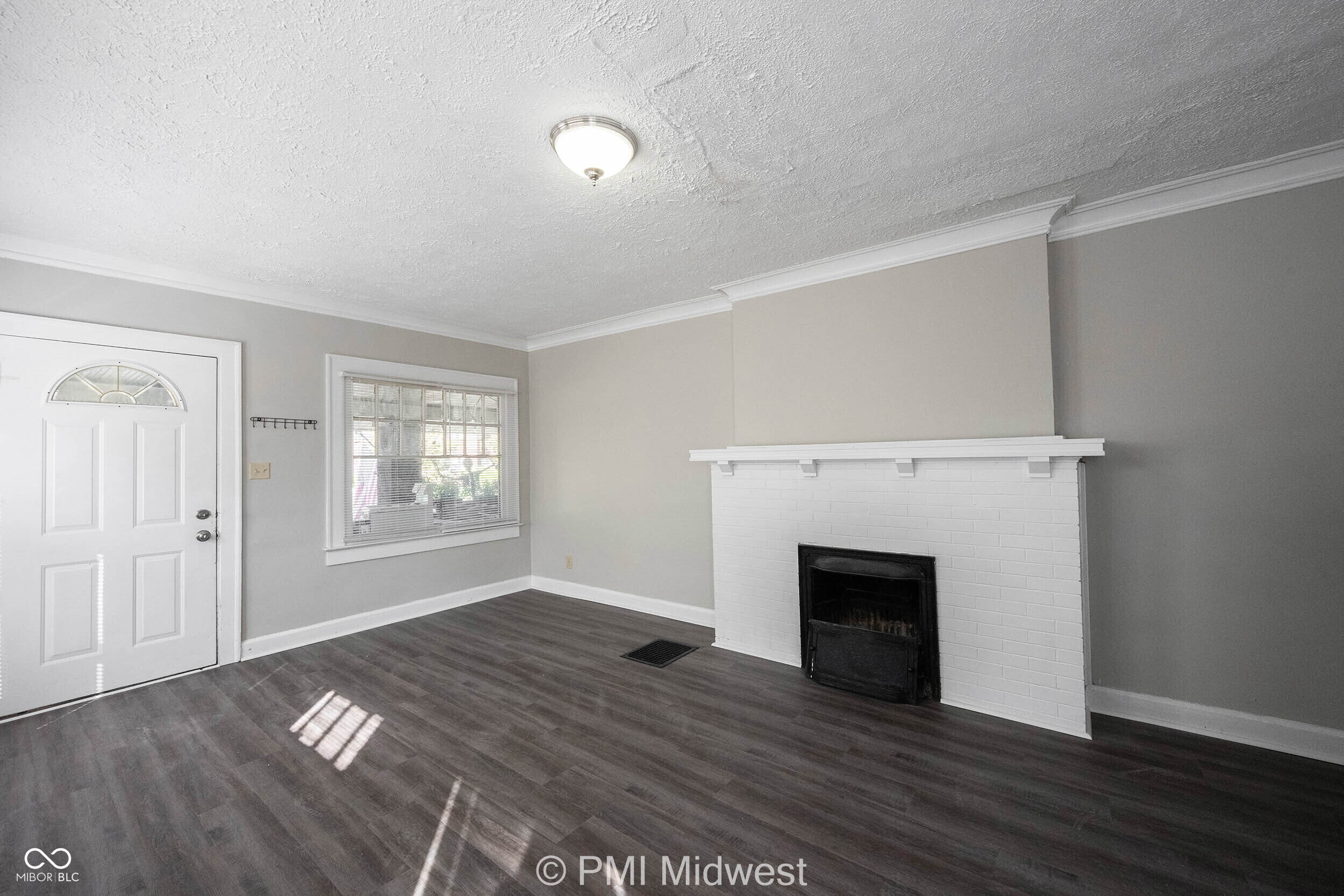 3945 Central Avenue Indianapolis, IN 46205 - Photo 4 of 26