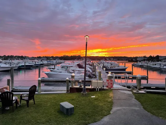a car parked on the side of a building