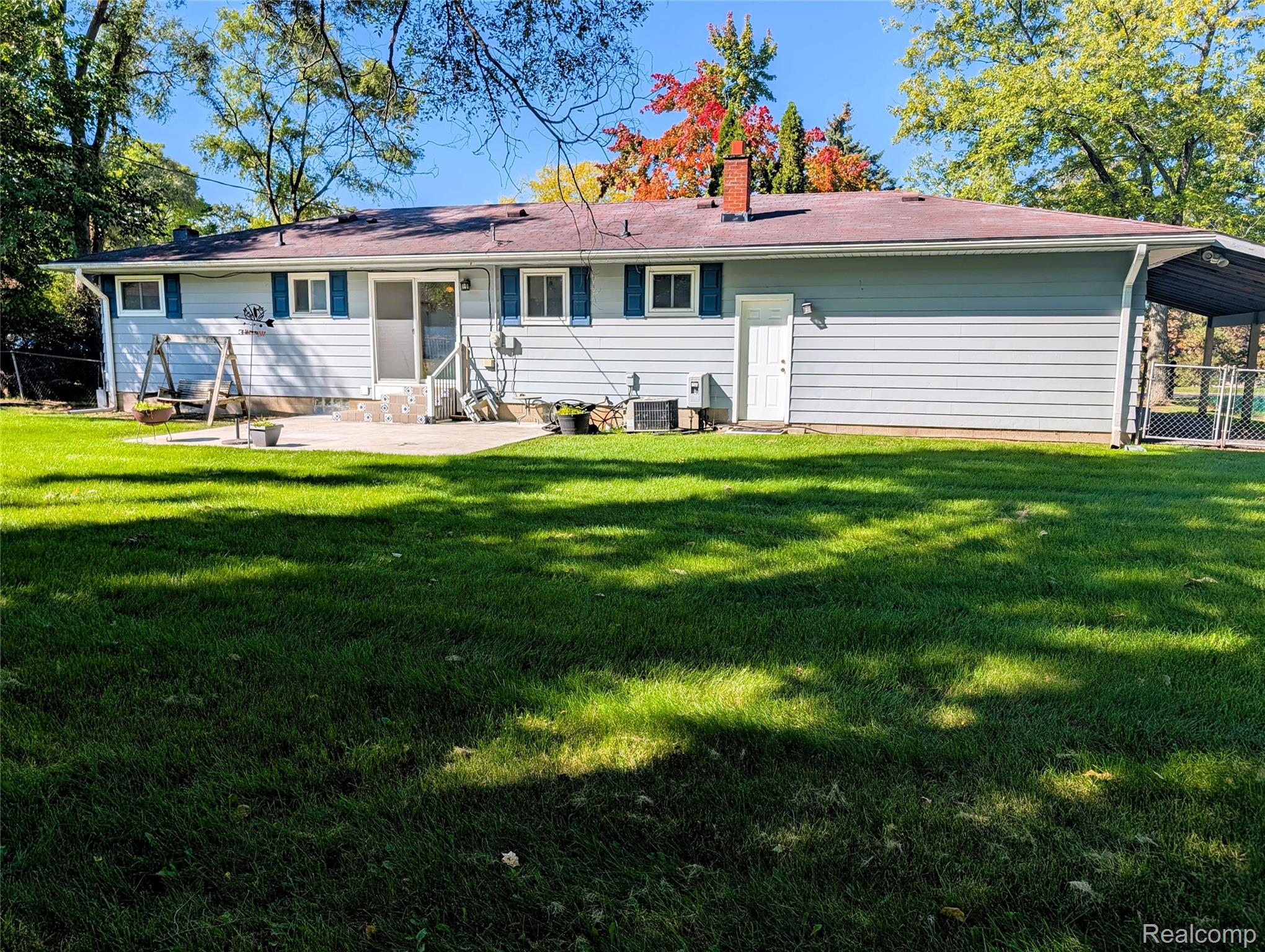 567 Pine Tree Road Lake Orion, MI 48362 - Photo 40 of 43 39 BACKYARD 2.jpg