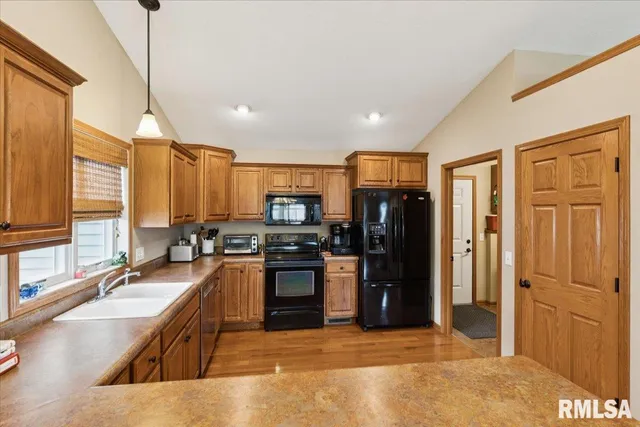 $479,900 | 1301 West 62nd Court, Davenport, IA 52806