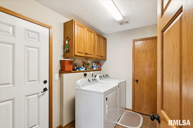 $479,900 | 1301 West 62nd Court, Davenport, IA 52806