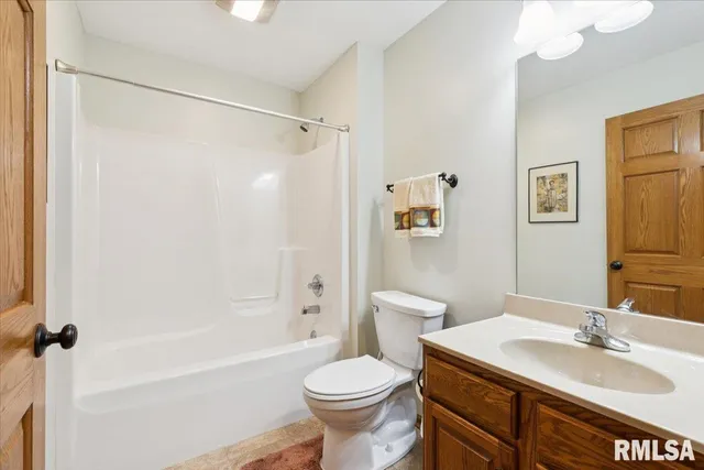 $479,900 | 1301 West 62nd Court, Davenport, IA 52806