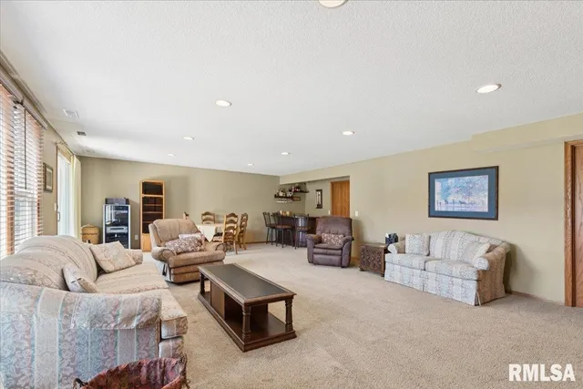 $479,900 | 1301 West 62nd Court, Davenport, IA 52806