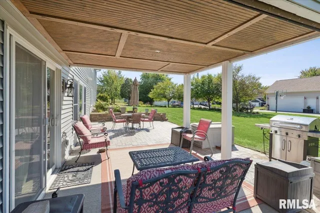 $479,900 | 1301 West 62nd Court, Davenport, IA 52806