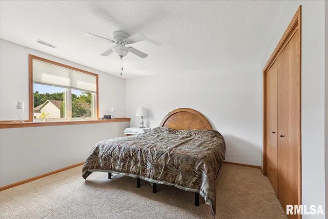 $479,900 | 1301 West 62nd Court, Davenport, IA 52806