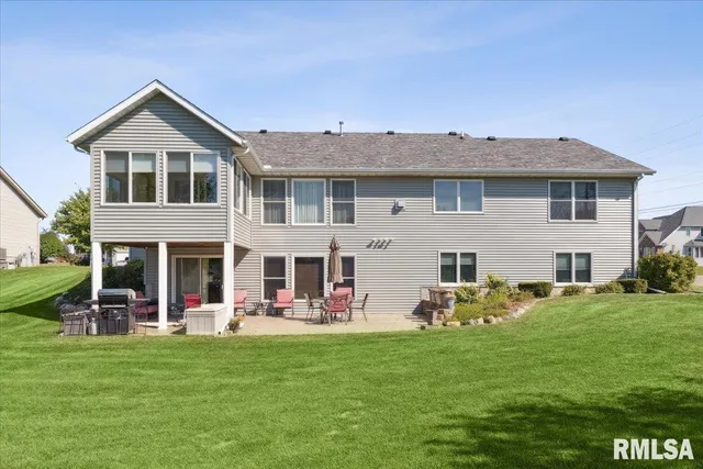 $479,900 | 1301 West 62nd Court, Davenport, IA 52806