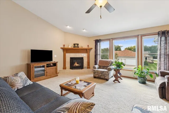 $479,900 | 1301 West 62nd Court, Davenport, IA 52806