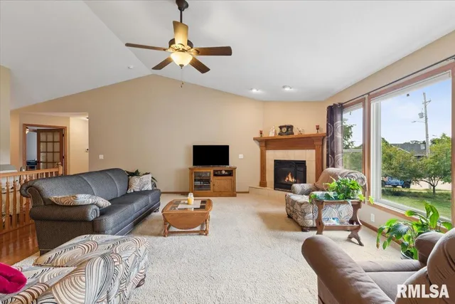 $479,900 | 1301 West 62nd Court, Davenport, IA 52806