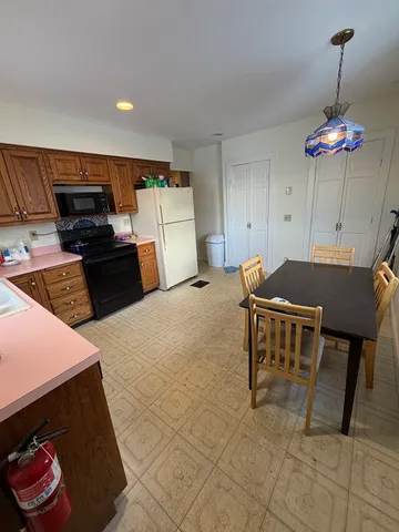 $3,000 | 20 Central Avenue, Unit 2, Danvers, MA 01923