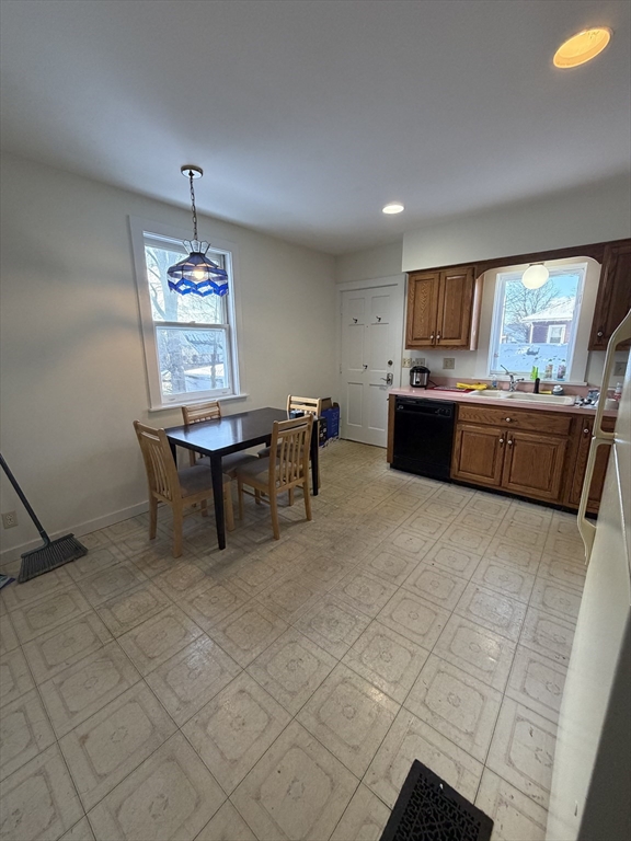 20 Central Avenue, Unit 2 Danvers, MA 01923 - Photo 10 of 12