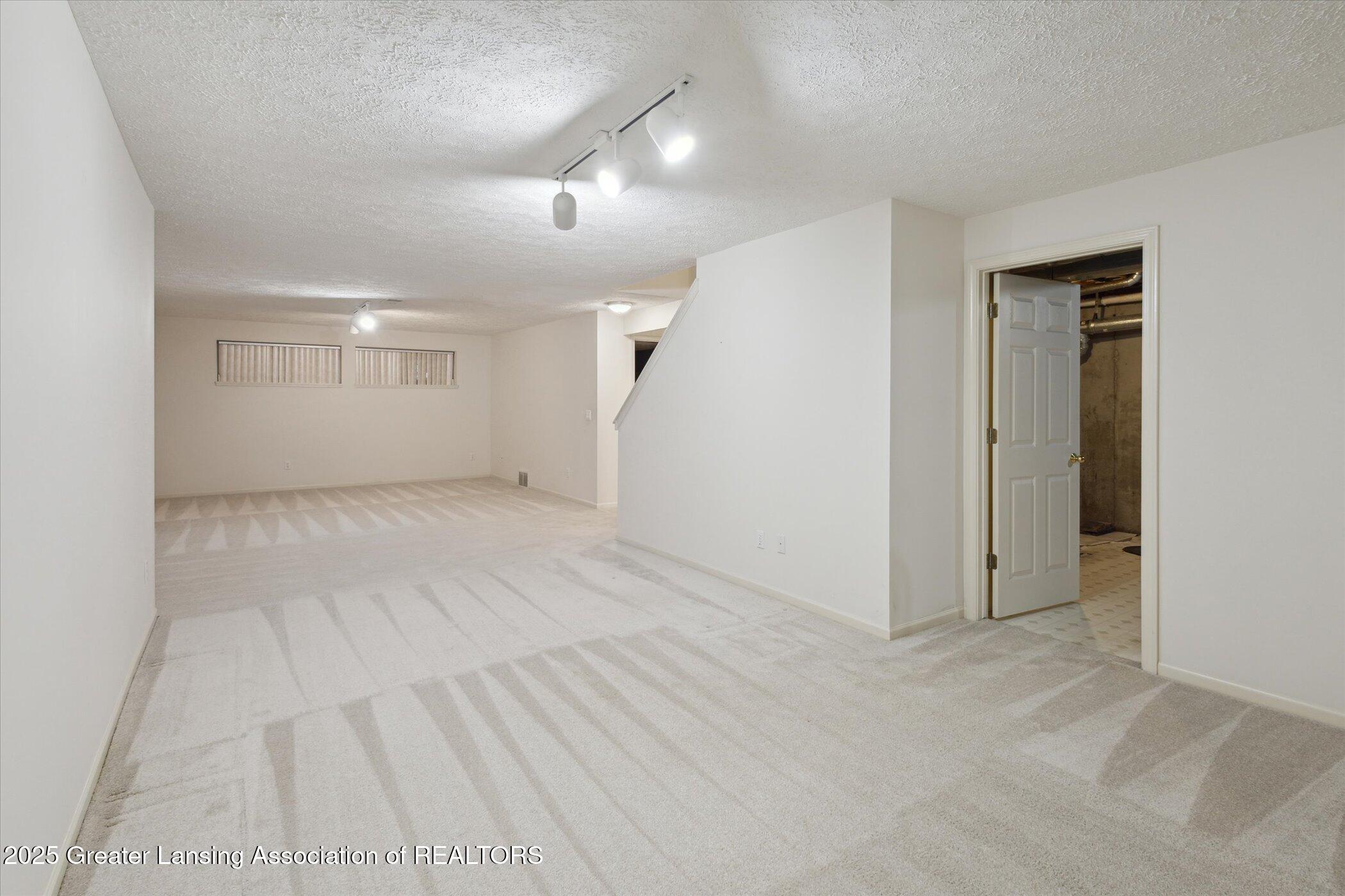 2415 North Aurelius Road, Unit 17 Holt, MI 48842 - Photo 33 of 42 35-2415-N-Aurelius-Rd-Unit-17-Holt-MI-48