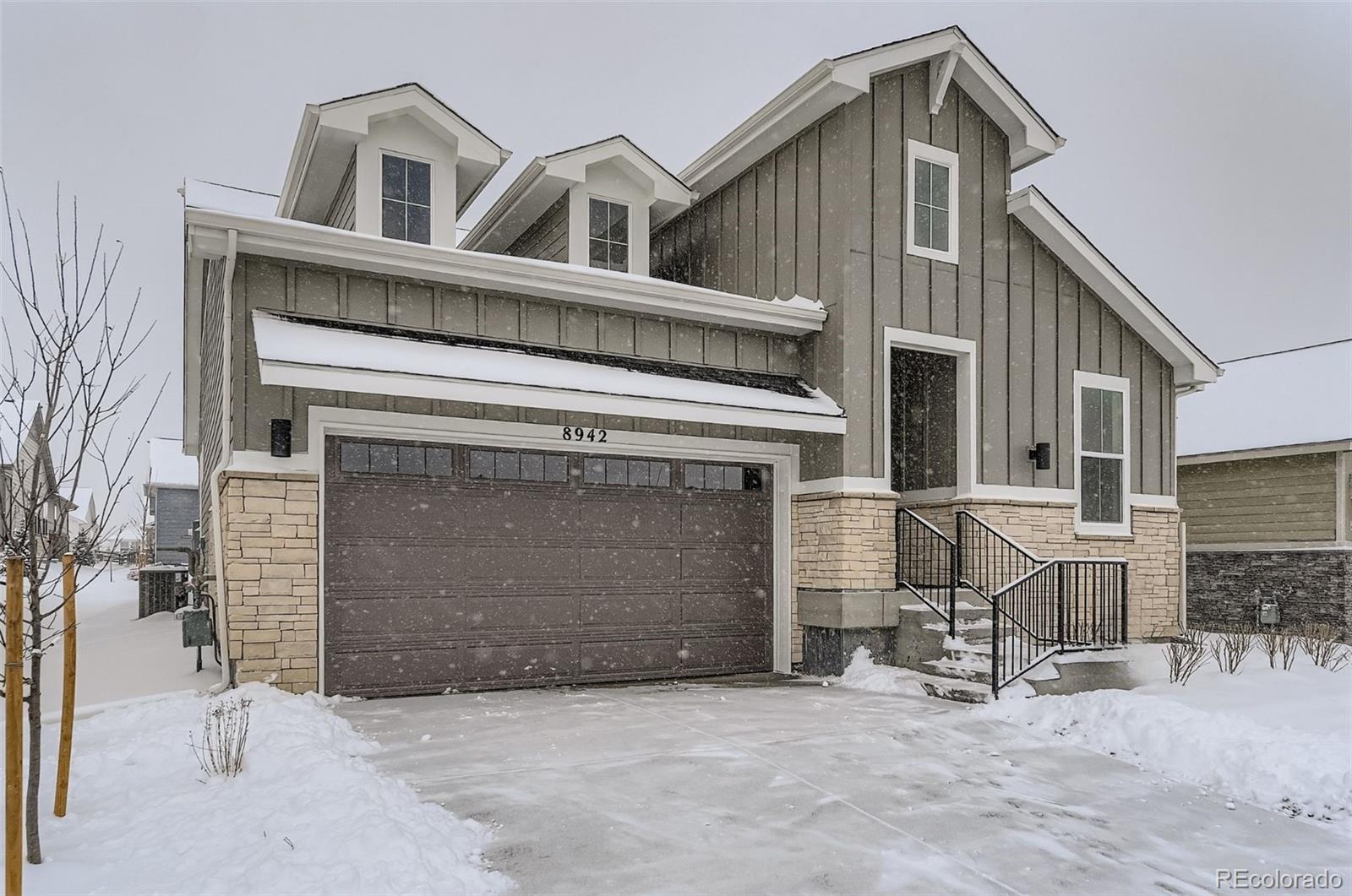 8942 South Riviera Way Aurora, CO 80016 - Photo 3 of 29