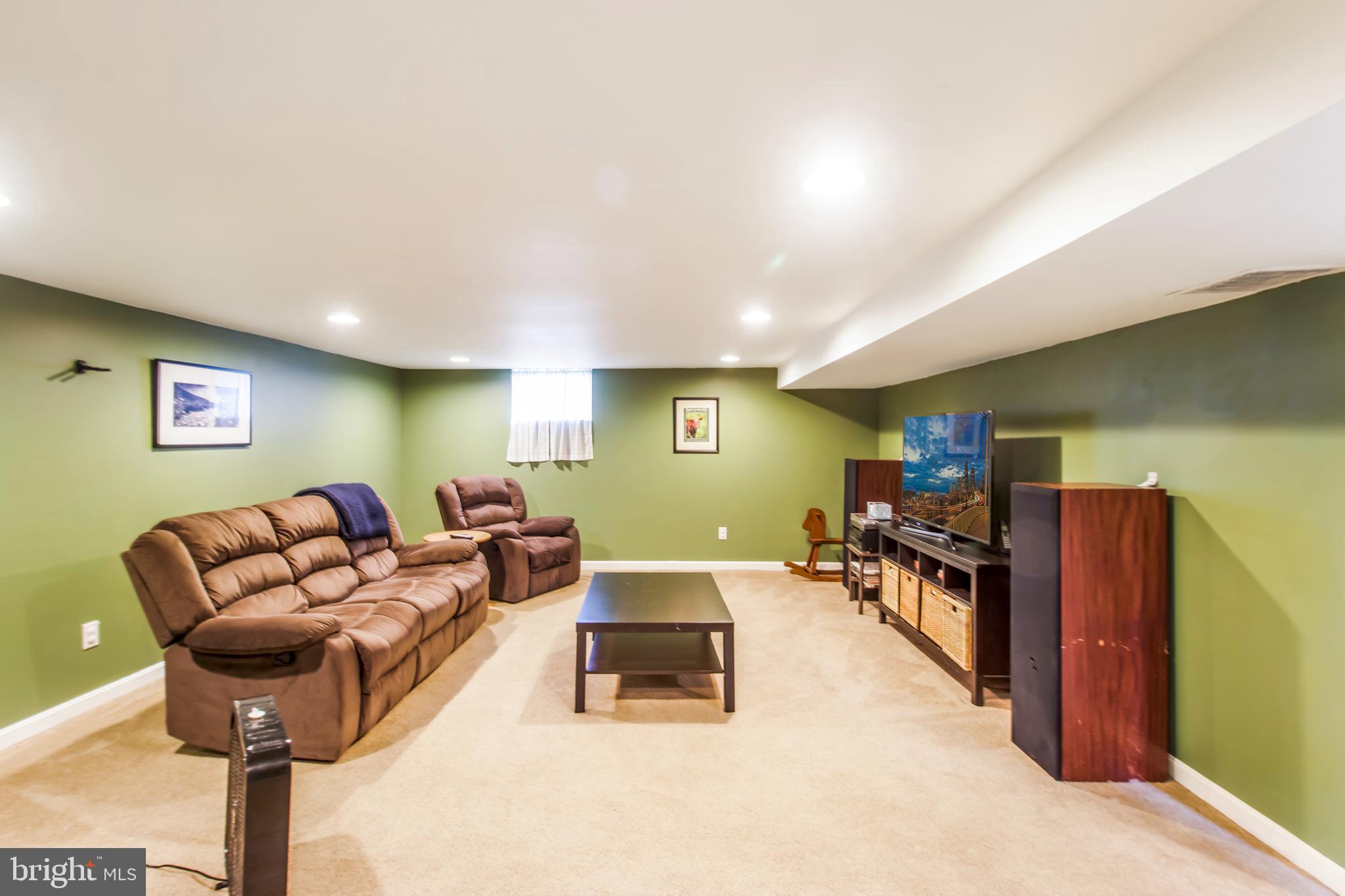 568 Forest View Road Linthicum Heights, MD 21090 - Photo 23 of 37