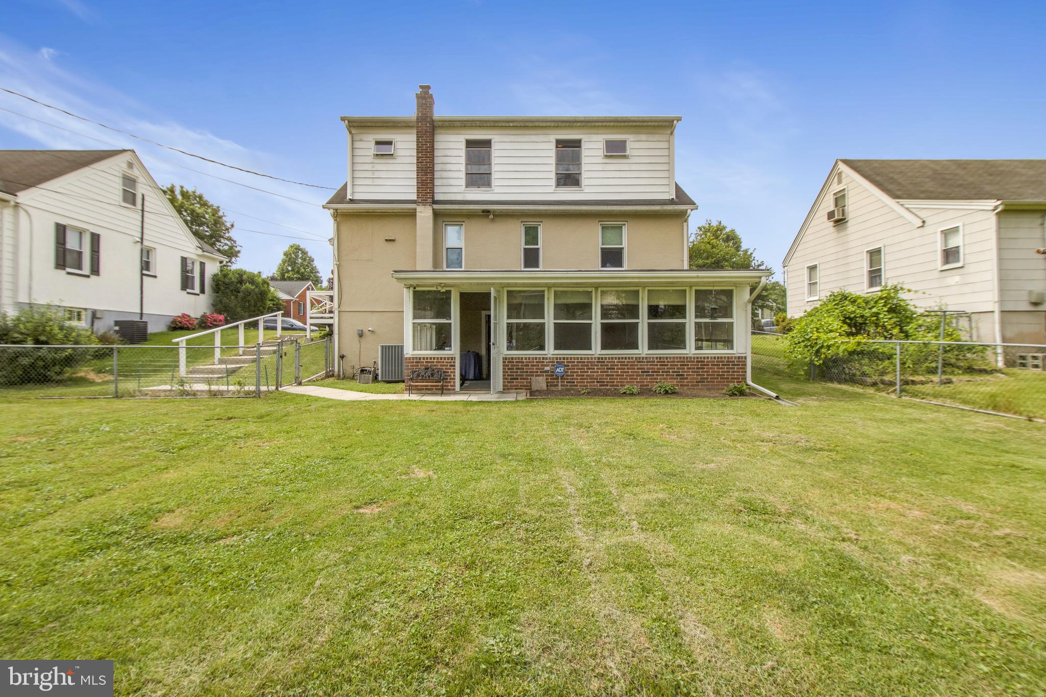 568 Forest View Road Linthicum Heights, MD 21090 - Photo 3 of 37