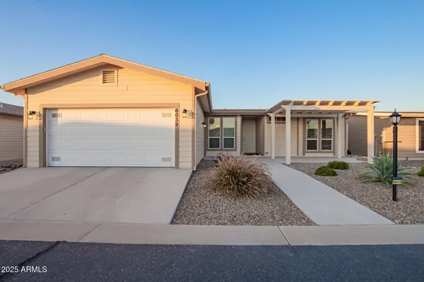 $229,900 | 3301 South Goldfield Road, Unit 6039, Apache Junction, AZ 85119