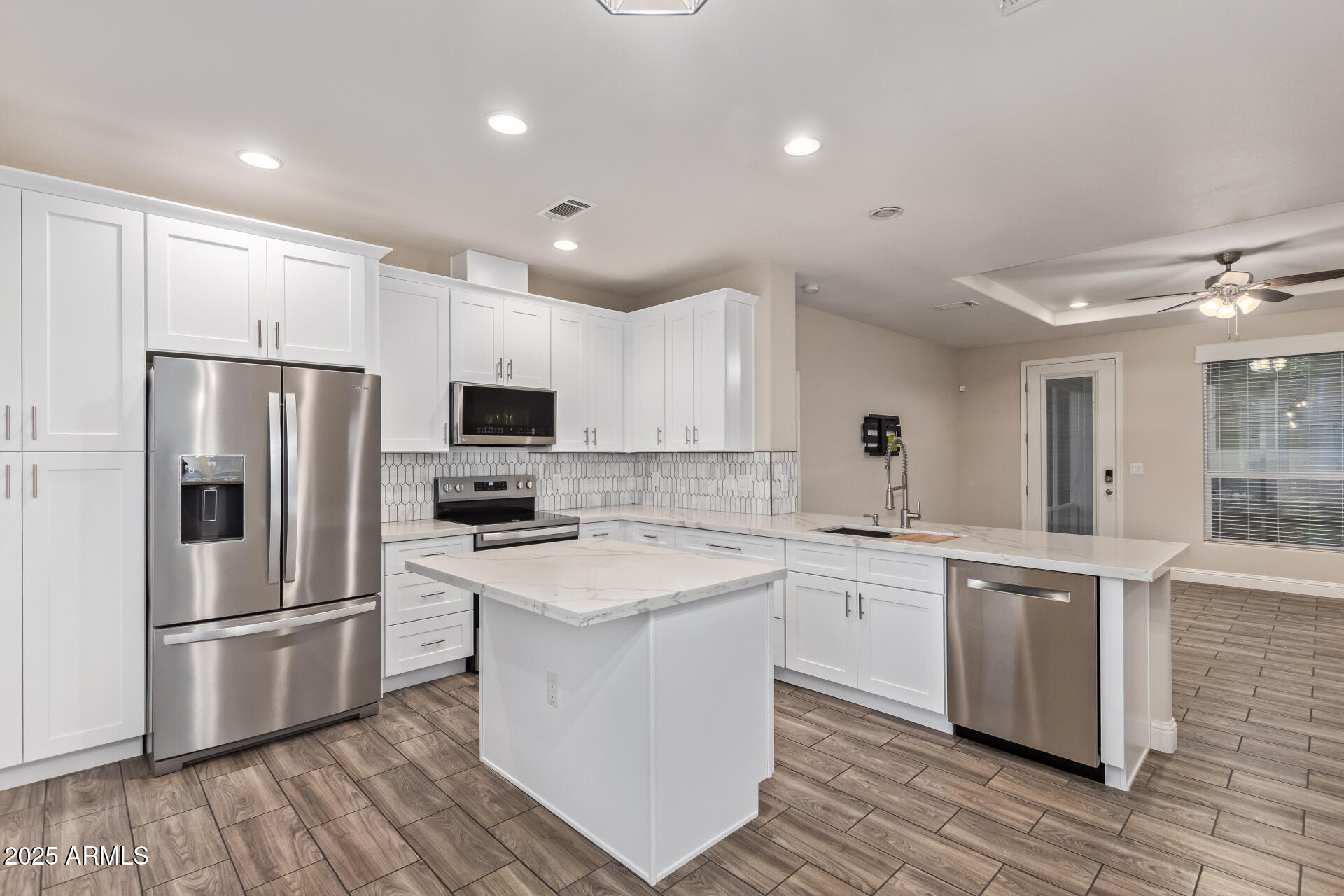 3301 South Goldfield Road, Unit 6039 Apache Junction, AZ 85119 - Photo 5 of 46 3301 S Goldfield RD 6039