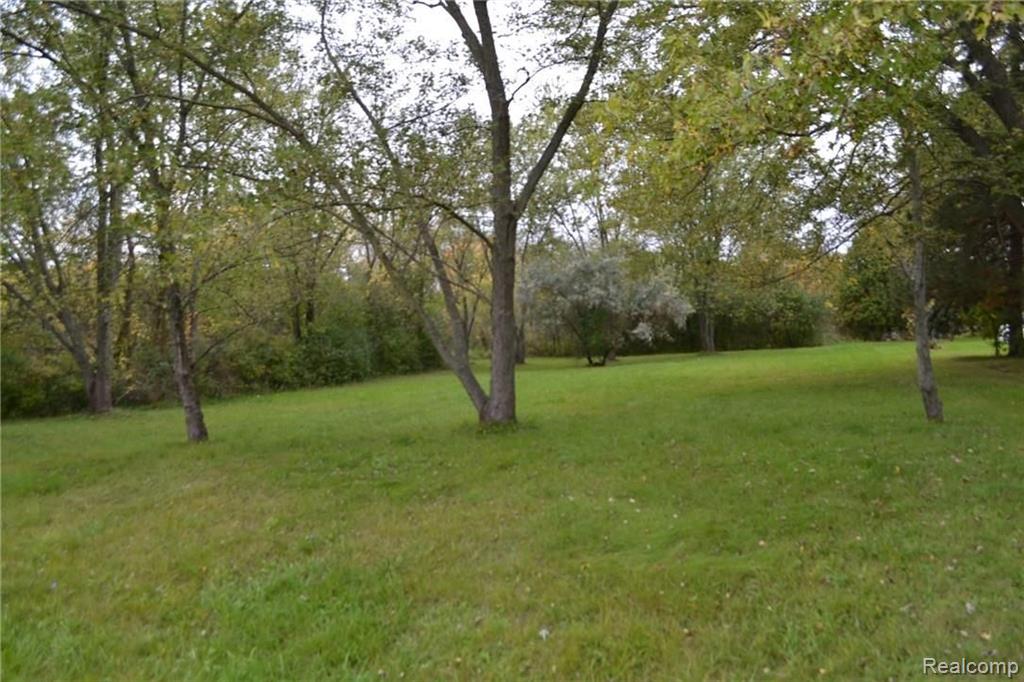 Graham Graham Road Flint, MI 48532 - Photo 2 of 4