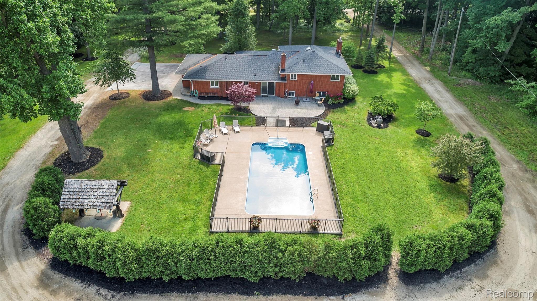 60451 Kunstman Road Ray, MI 48096 - Photo 7 of 39 jays-Drone-Kuntsman-windowstill-18.jpg