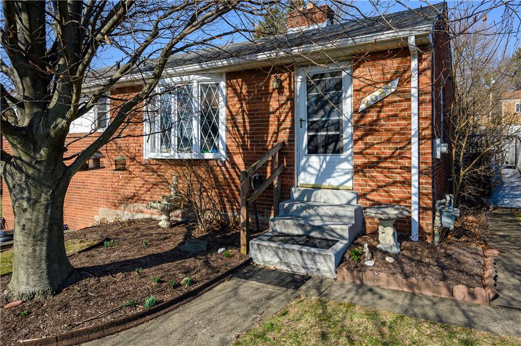 2057 Borland Road Pittsburgh, PA 15243 - Photo 3 of 25 Gallery Image 3