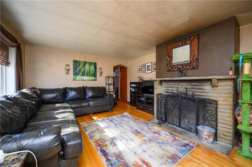 2057 Borland Road Pittsburgh, PA 15243 - Photo 4 of 25 Gallery Image 4