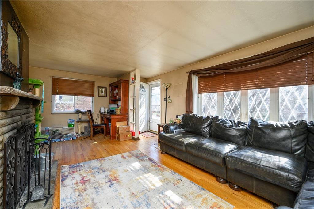 2057 Borland Road Pittsburgh, PA 15243 - Photo 5 of 25 Gallery Image 5