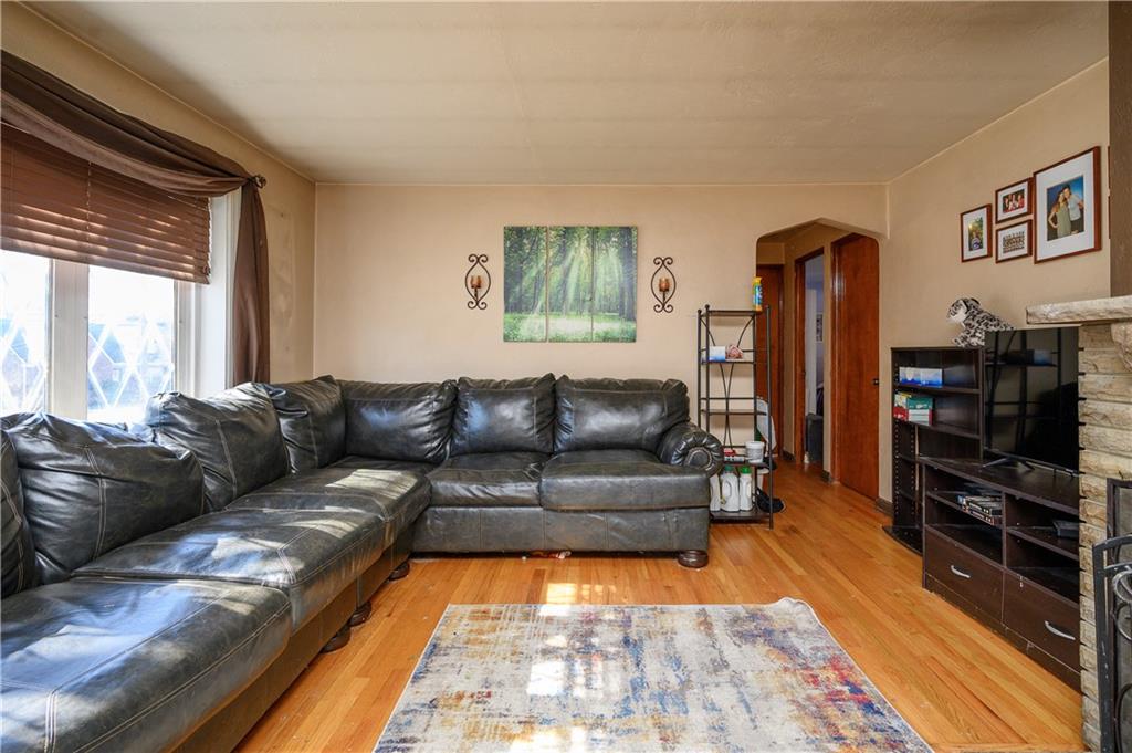 2057 Borland Road Pittsburgh, PA 15243 - Photo 7 of 25 Gallery Image 7