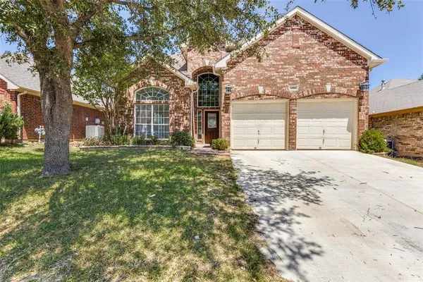 $2,795 | 4705 Sabine Street, Fort Worth, TX 76137