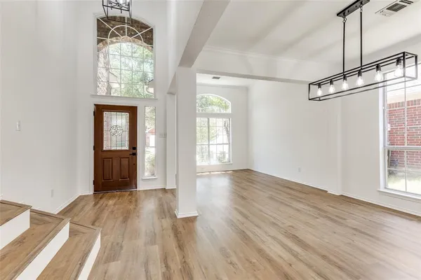 $2,795 | 4705 Sabine Street, Fort Worth, TX 76137