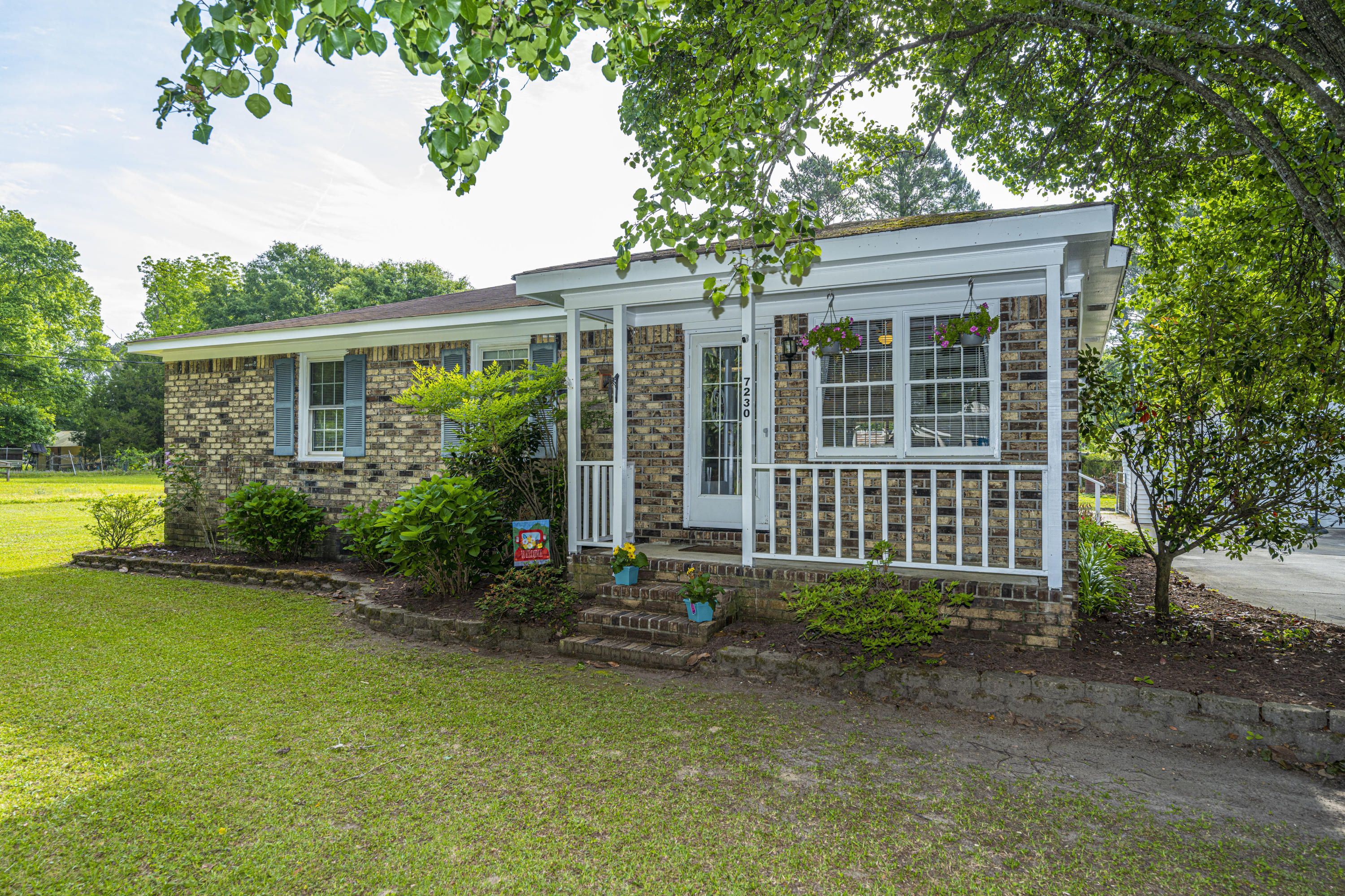 7230 Commodore Road Hollywood, SC 29449 - Photo 2 of 43 DSC_3411