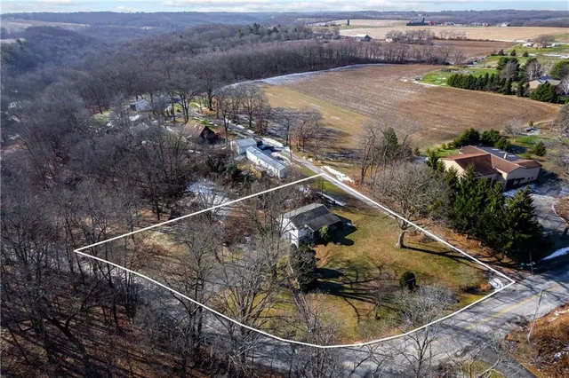 $200,000 | 325 East Brewster Road, Butler, PA 16001