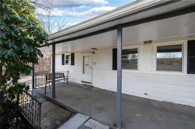 $200,000 | 325 East Brewster Road, Butler, PA 16001