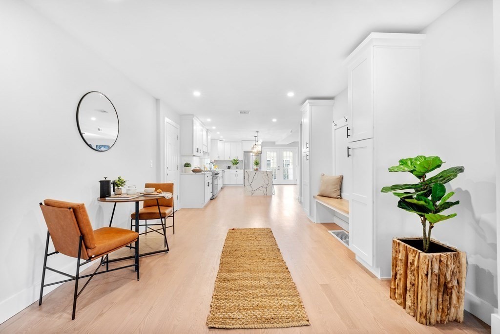 20 Mohawk Road Burlington, MA 01803 - Photo 15 of 39 a living room with furniture and a potted plant
