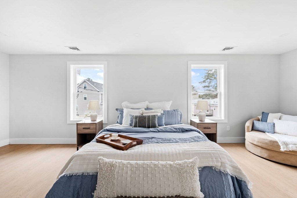 20 Mohawk Road Burlington, MA 01803 - Photo 28 of 39 a bedroom with two beds and a window