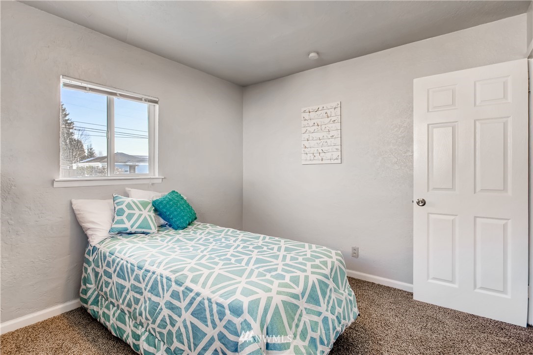 636 South Rochester Street Tacoma, WA 98465 - Photo 16 of 25