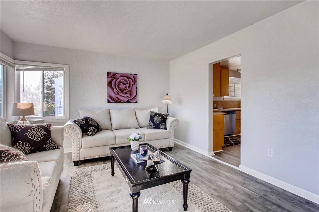 636 South Rochester Street Tacoma, WA 98465 - Photo 5 of 25