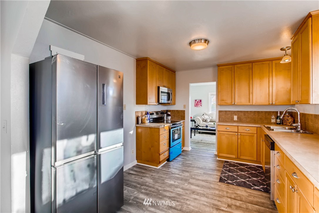 636 South Rochester Street Tacoma, WA 98465 - Photo 9 of 25
